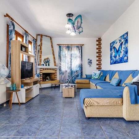 Blue Butterfly Apartment Skopelos Town Ngoại thất bức ảnh